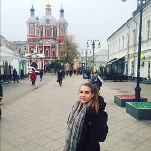 Meet your Posher, Suzanne